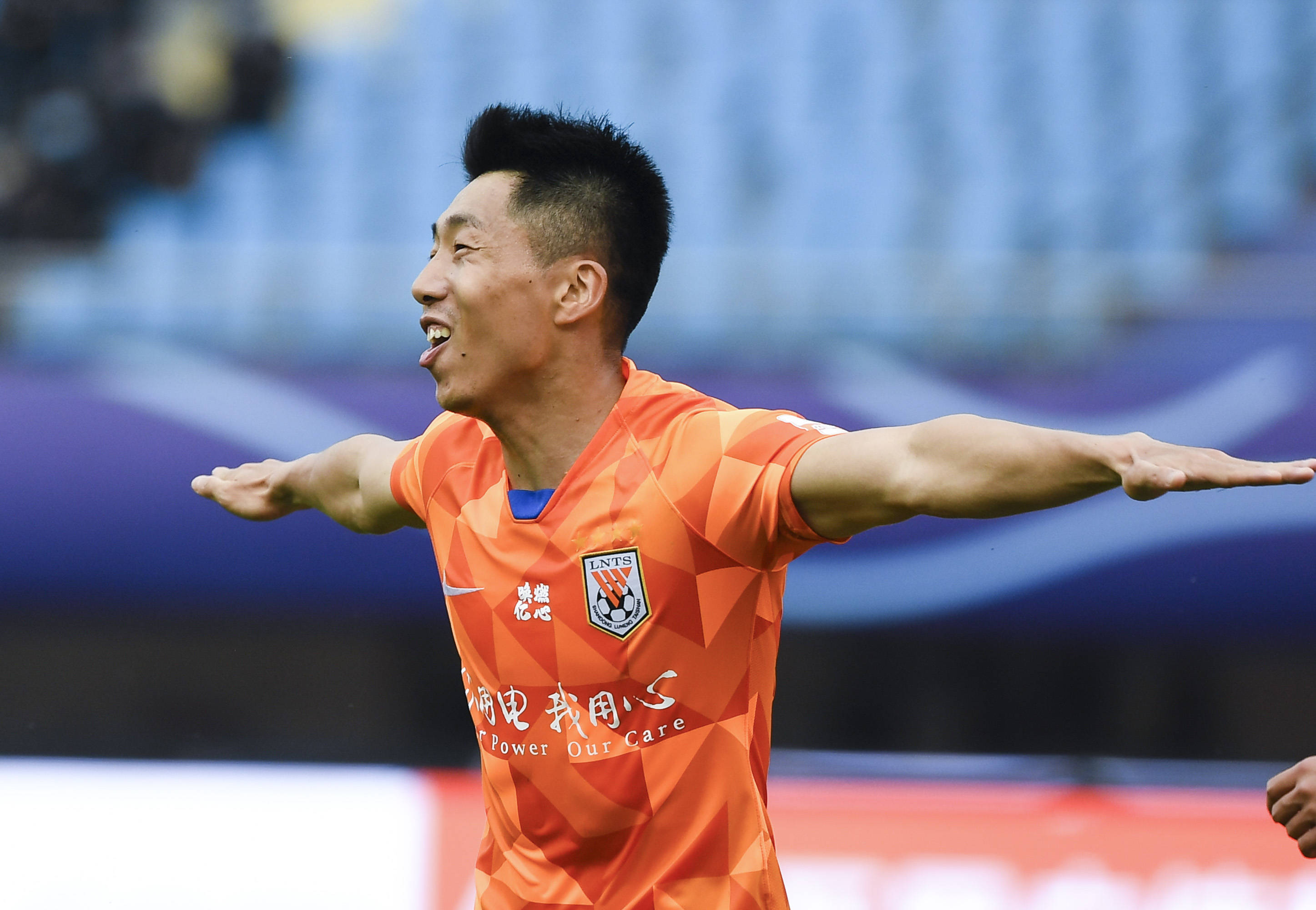 冲刺阶段突围战来临，斯图加特围绕中超豪取连胜，赛场秩序良好，临场指挥获称赞的简单介绍