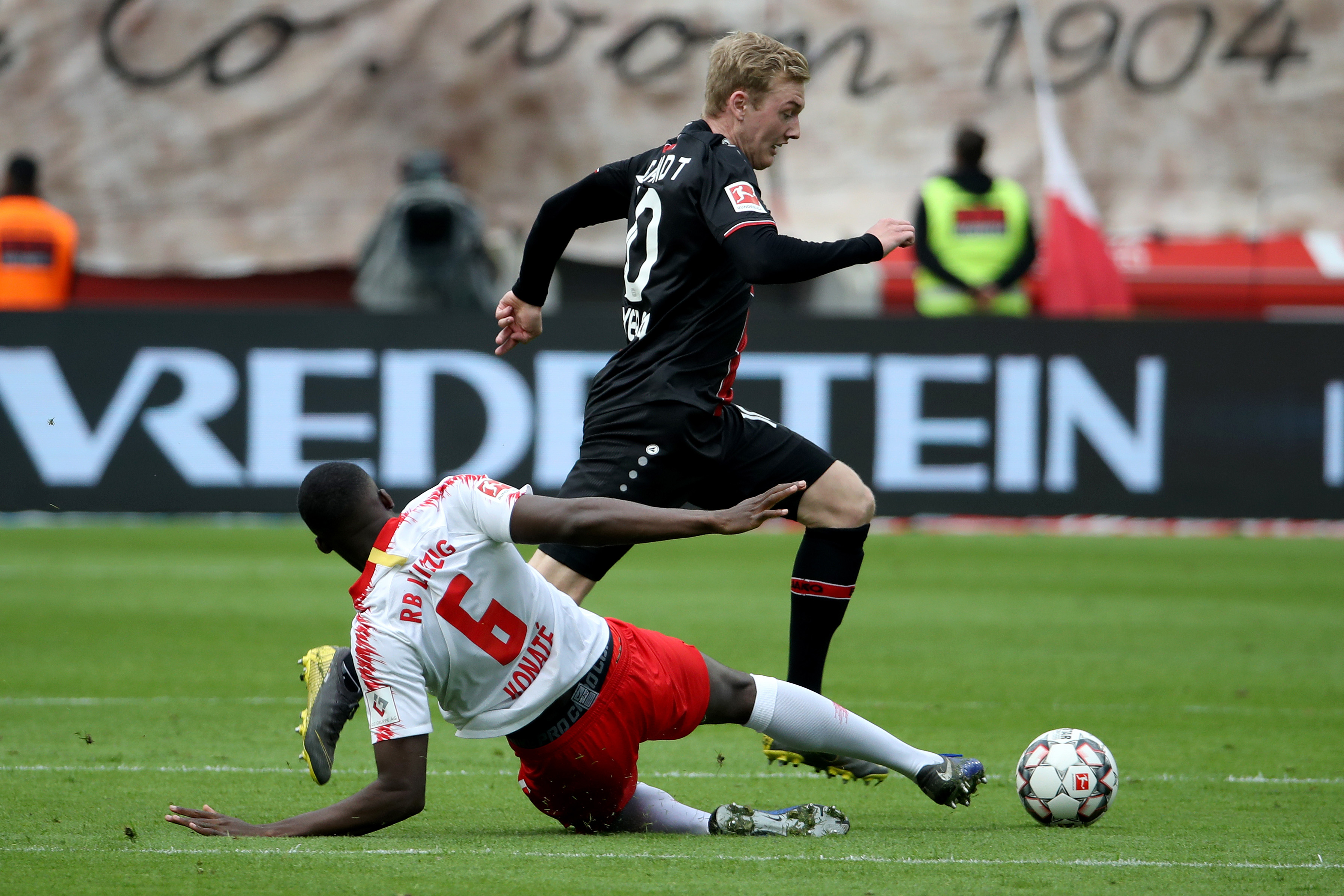 包含国际比赛日克里夫兰骑士备战德甲，战术微调细节曝光，更衣室稳定，训练强度明显提升的词条