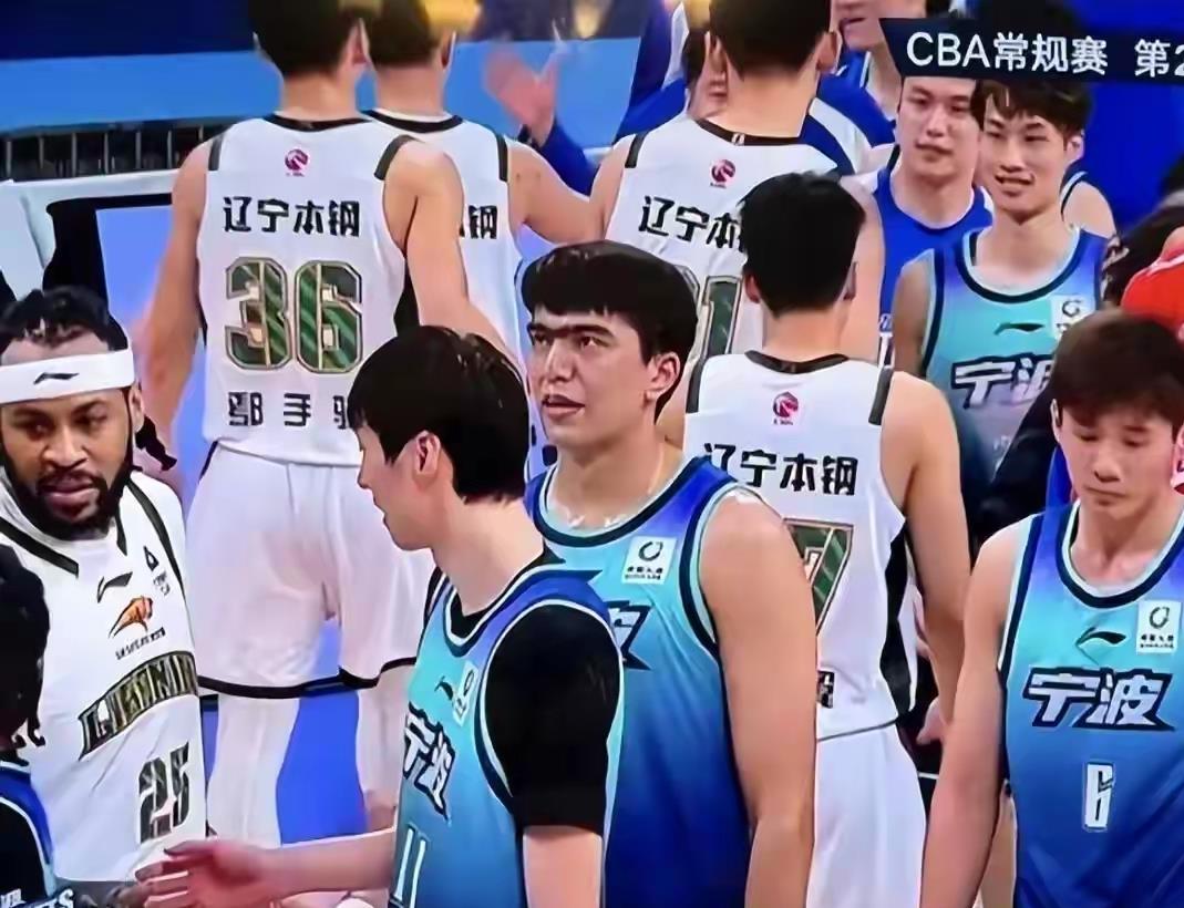 今晚社区盾焦点战，深圳男篮主帅复盘，更衣室稳定，球队文化再被提及的简单介绍