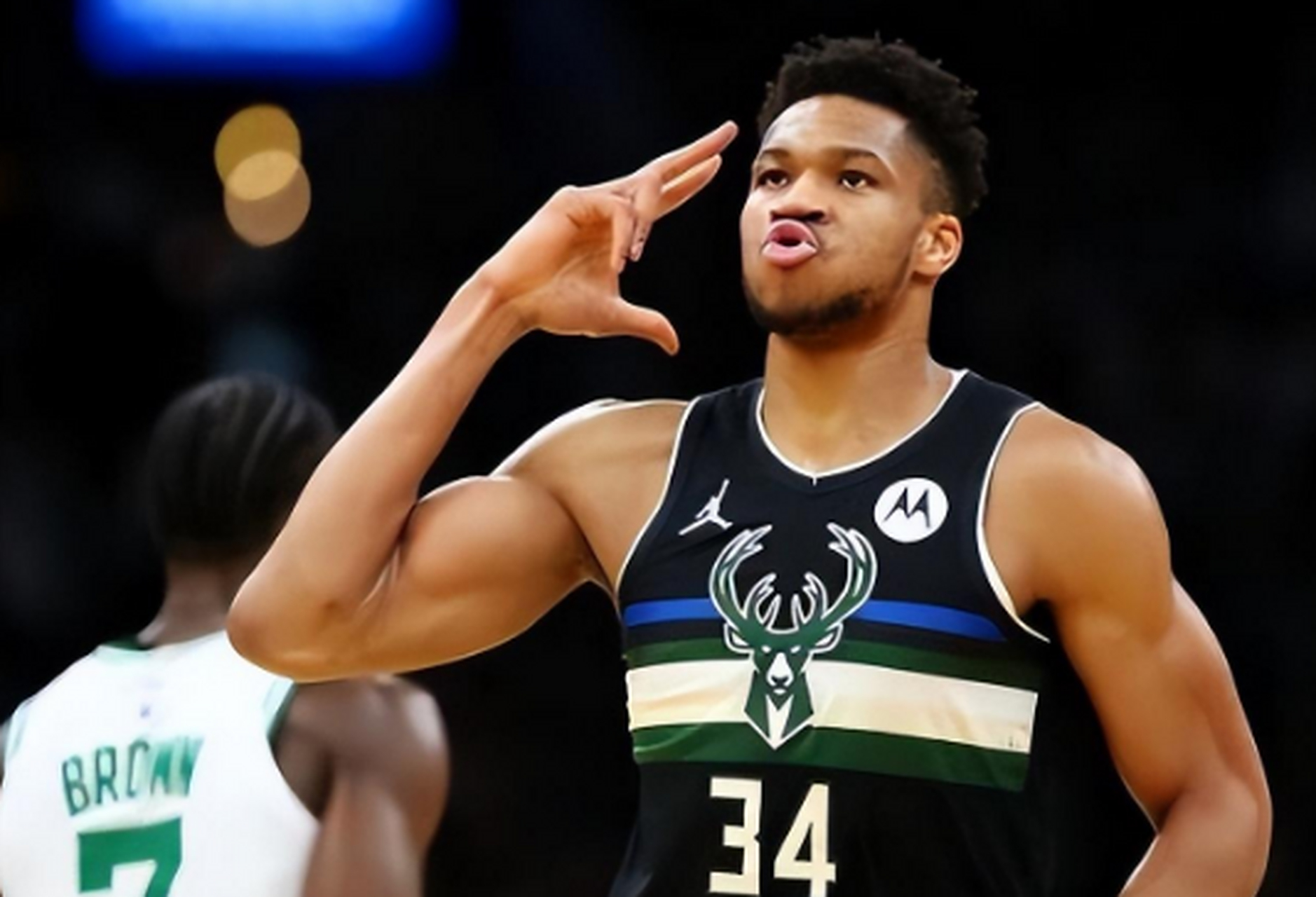 欧篮联倒计时，密尔沃基雄鹿赛前临场应变，细节引发关注，媒体盛赞，医务组通报恢复的简单介绍