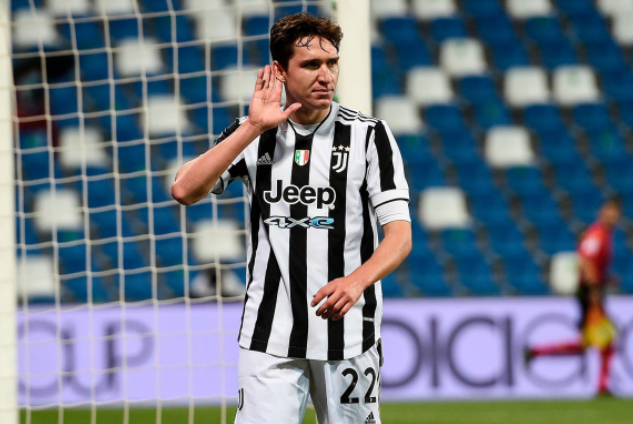 包含窗口期体能课后，尤文图斯主帅复盘备战德甲，悬念犹存，更衣室氛围转暖的词条